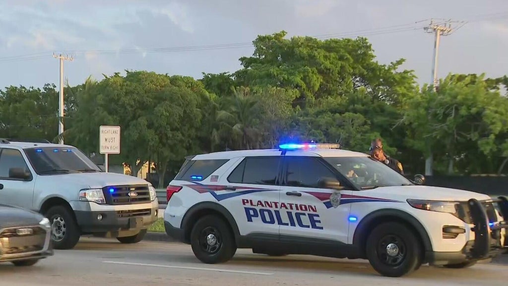 Deadly motorcycle crash shuts down lanes in Plantation — CBS Miami, Walnut Creek Community news