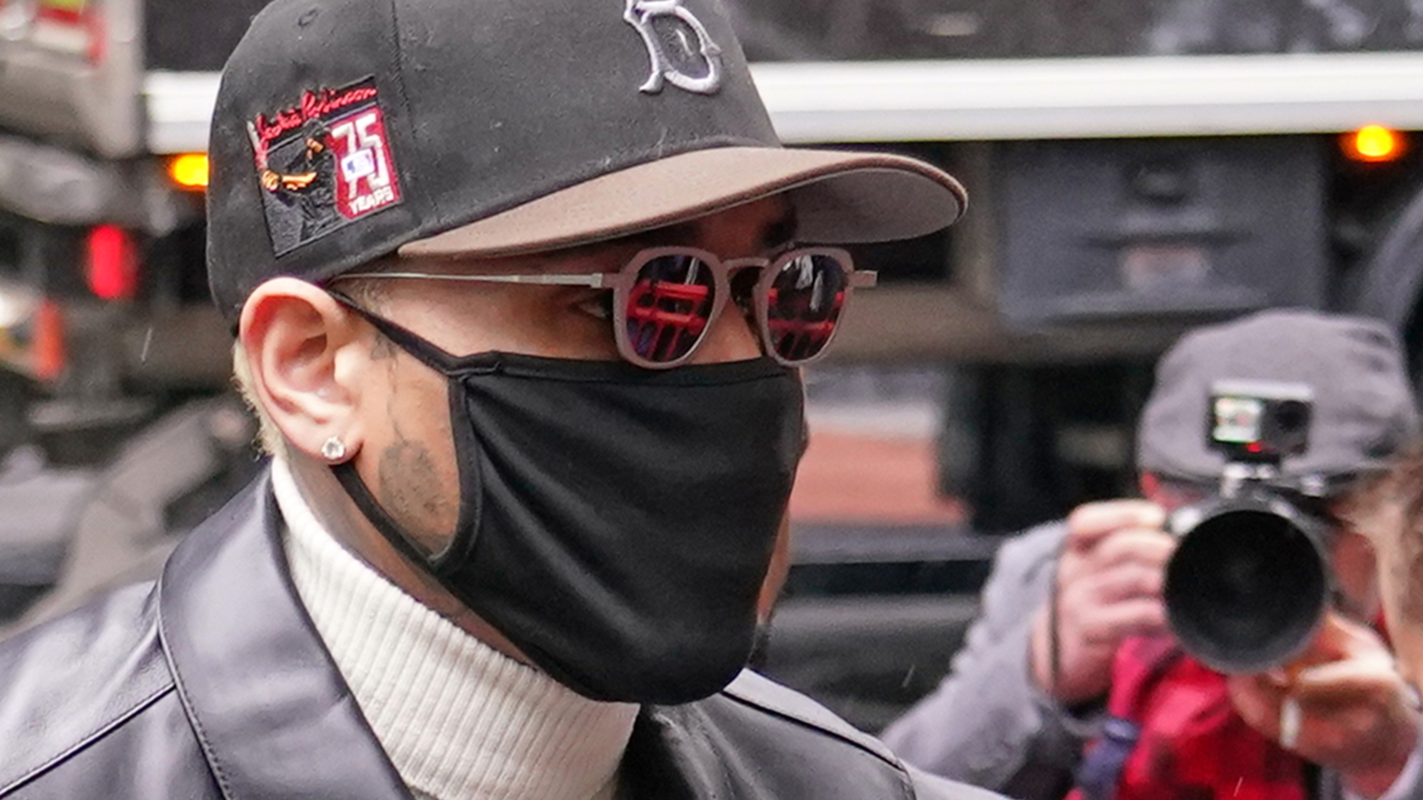 Chris Brown avoids prison time for brawling at a London nightclub
โ ABC 7 Bay Area, Walnut Creek Community news