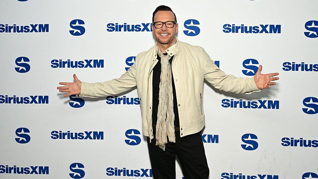 Donnie Wahlberg says he was aboard private jet that ran off Vegas runway: 'God covered us' — KTVU FOX 2 Bay Area, Walnut Creek Community news